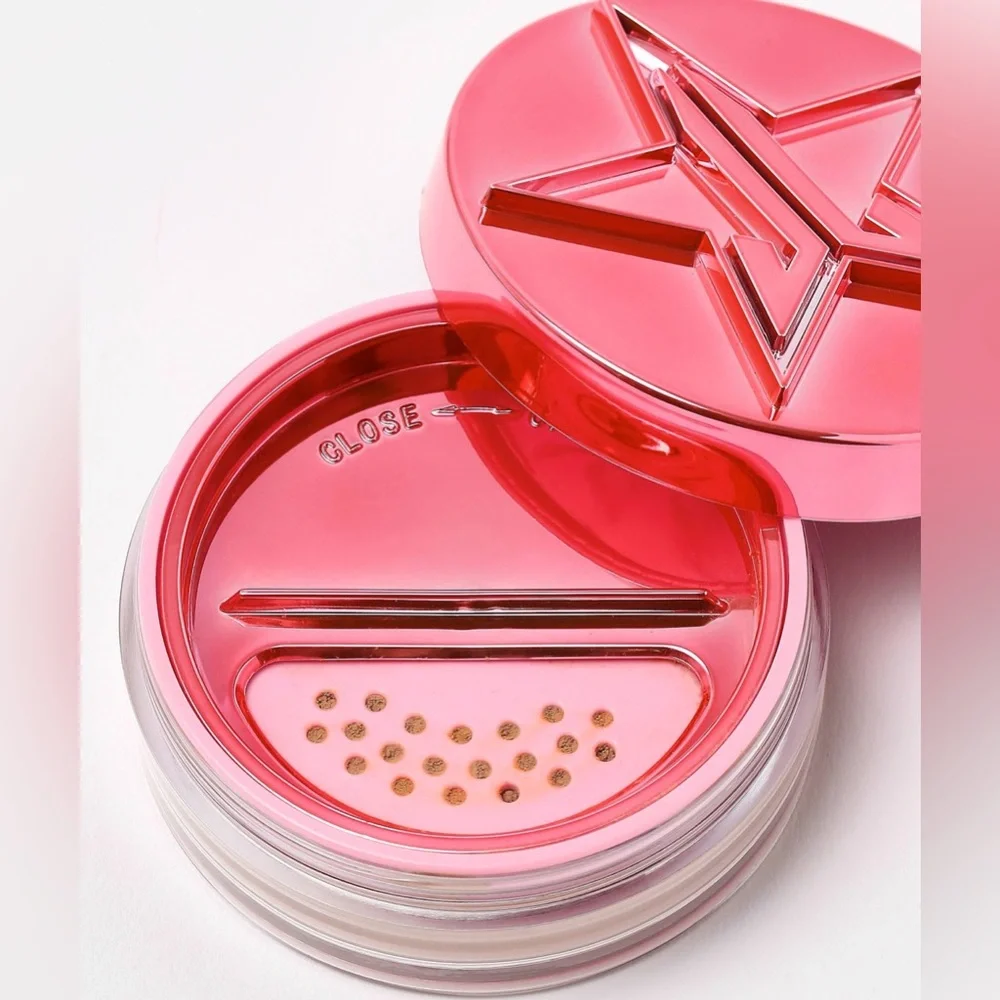 Jeffree Star achieve flawless